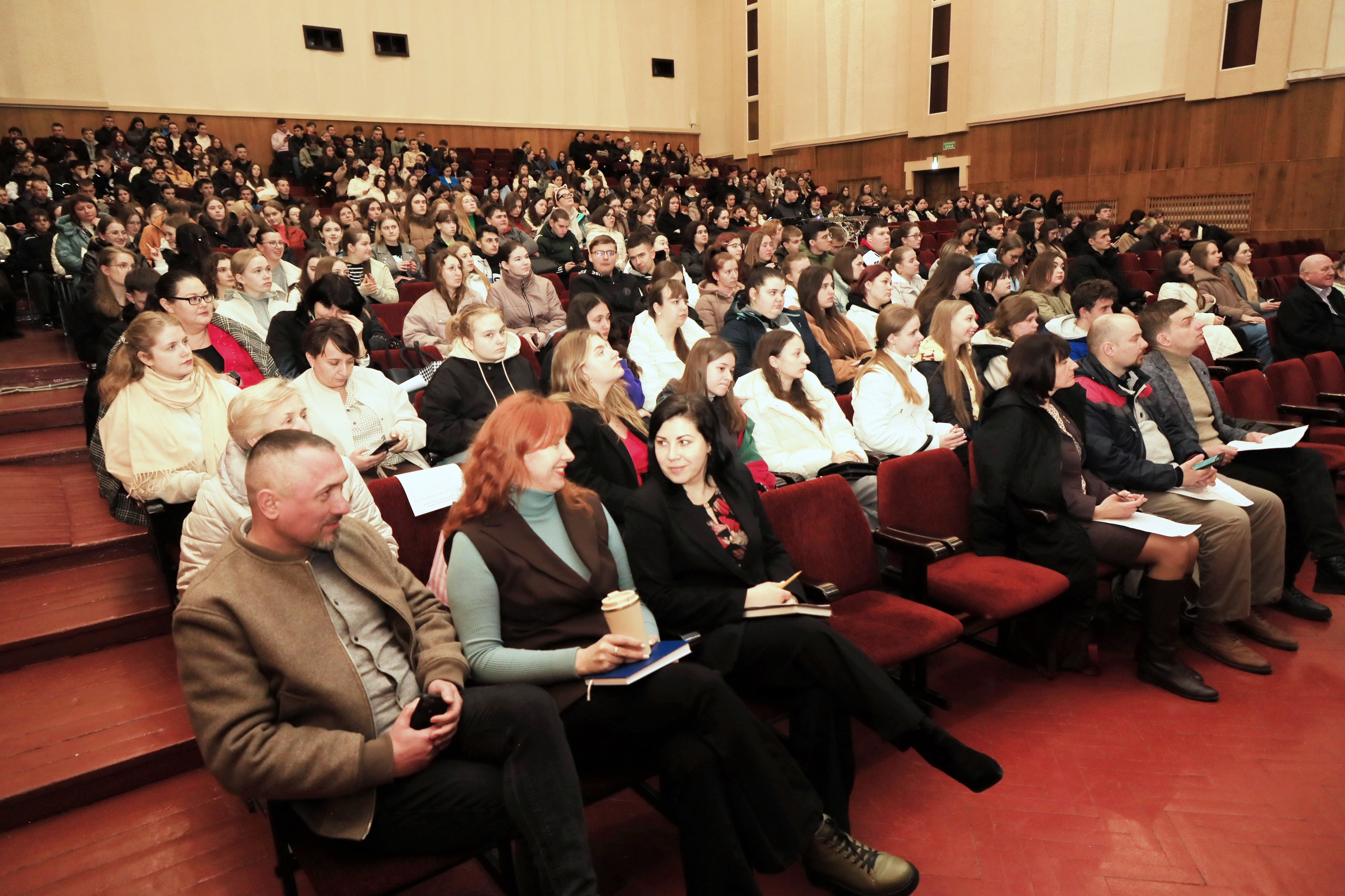  Зацікавлені слухачі.